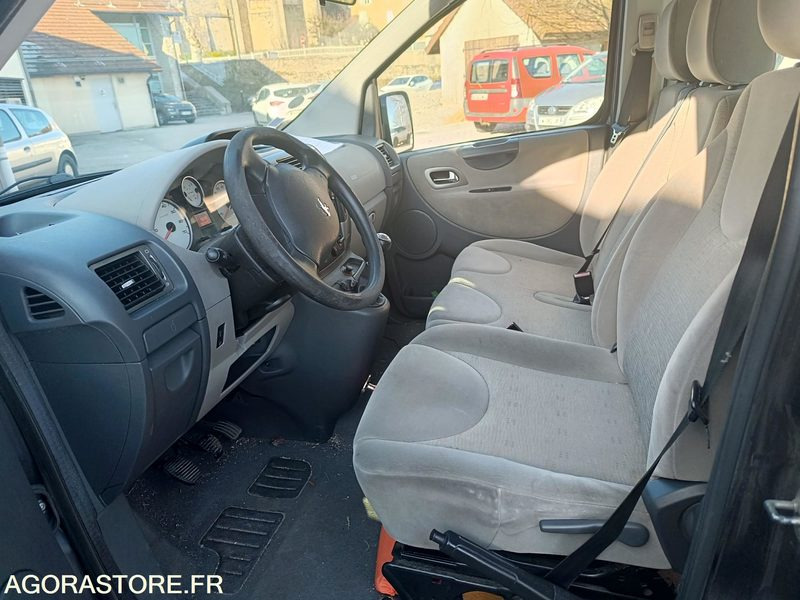 Mini Bus - Minibusz, Kisbusz: 5 kép. Mini Bus - Minibusz, Kisbusz: 5 kép.