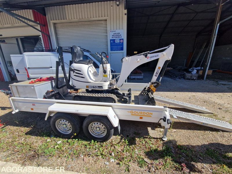 Mini Pelle 1T JCB 8010CTS + Remorque - 2023 / (NEUVE) 19 HEURES (EMF201) - Minikotró: 2 kép. Mini Pelle 1T JCB 8010CTS + Remorque - 2023 / (NEUVE) 19 HEURES (EMF201) - Minikotró: 2 kép.