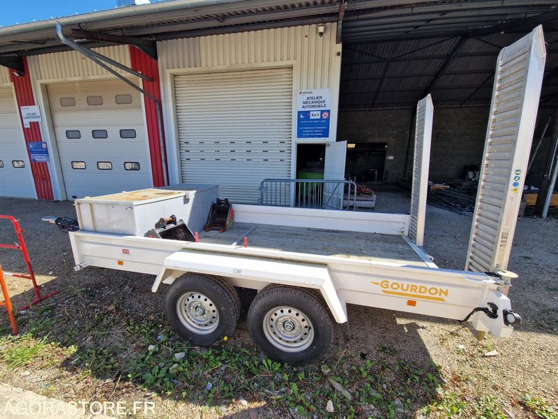 Mini Pelle 1T JCB 8010CTS + Remorque - 2023 / (NEUVE) 19 HEURES (EMF201) - Minikotró: 5 kép. Mini Pelle 1T JCB 8010CTS + Remorque - 2023 / (NEUVE) 19 HEURES (EMF201) - Minikotró: 5 kép.