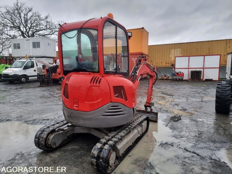 Mini Pelle JCB 8025ZTS - Minikotró: 4 kép. Mini Pelle JCB 8025ZTS - Minikotró: 4 kép.