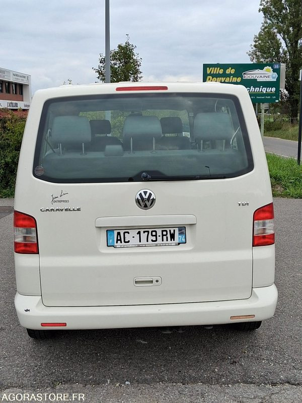 Mini bus / Volkswagen Caravelle - Minibusz, Kisbusz: 2 kép. Mini bus / Volkswagen Caravelle - Minibusz, Kisbusz: 2 kép.