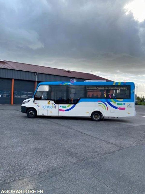 Minibus INDCAR MOBI LOW ENTRY - 27 places - PMR - Minibusz, Kisbusz: 3 kép. Minibus INDCAR MOBI LOW ENTRY - 27 places - PMR - Minibusz, Kisbusz: 3 kép.