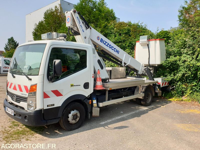 NACELLE NISSAN CABSTAR VL - Billenőplatós kisteherautó: 2 kép. NACELLE NISSAN CABSTAR VL - Billenőplatós kisteherautó: 2 kép.