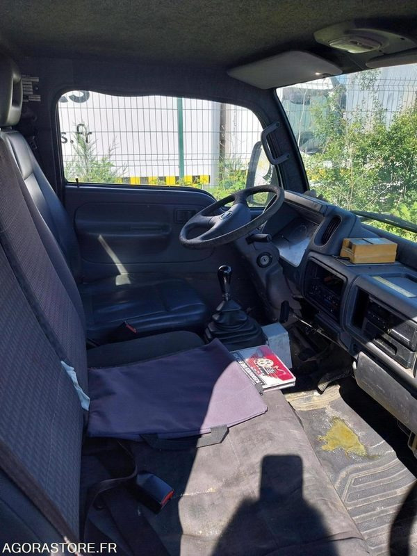 NISSAN Cabstar BAROCLEAN 2007 / 265000 KM - Non Roulant -VENTE EXPORT UNIQUEMENT - Szippantós autó: 4 kép. NISSAN Cabstar BAROCLEAN 2007 / 265000 KM - Non Roulant -VENTE EXPORT UNIQUEMENT - Szippantós autó: 4 kép.