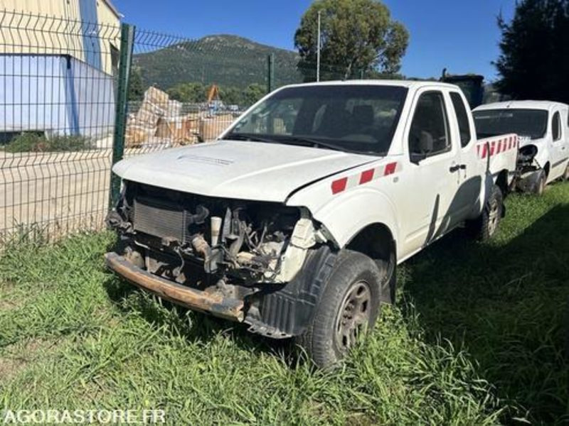 NISSAN NAVARRA - 2008 - 173581KM - 3389HN2B - Pickup: 3 kép. NISSAN NAVARRA - 2008 - 173581KM - 3389HN2B - Pickup: 3 kép.