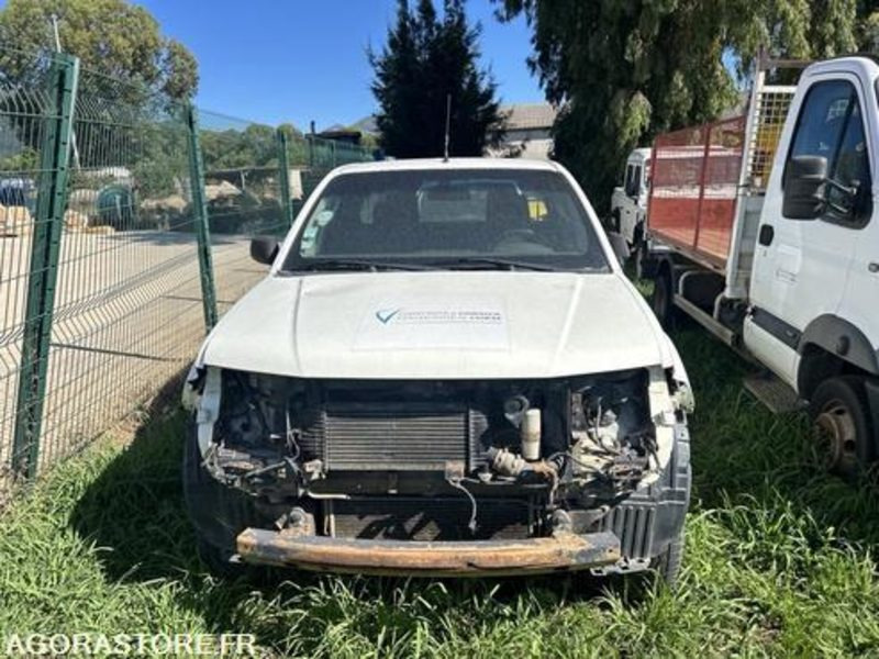 NISSAN NAVARRA - 2008 - 173581KM - 3389HN2B - Pickup: 2 kép. NISSAN NAVARRA - 2008 - 173581KM - 3389HN2B - Pickup: 2 kép.