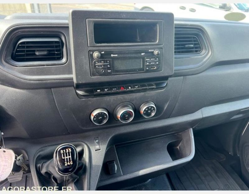 NISSAN NV 400 MASTER 2.3L DCI 150 CV L2H2 - Furgon: 5 kép. NISSAN NV 400 MASTER 2.3L DCI 150 CV L2H2 - Furgon: 5 kép.