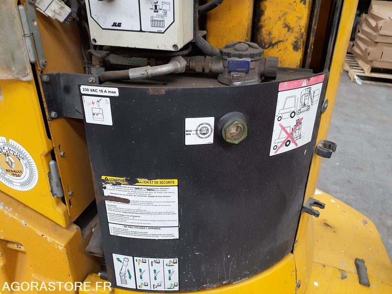 Nacelles à mât vertical GROVE TOUCAN 861 - Emelő: 4 kép. Nacelles à mât vertical GROVE TOUCAN 861 - Emelő: 4 kép.