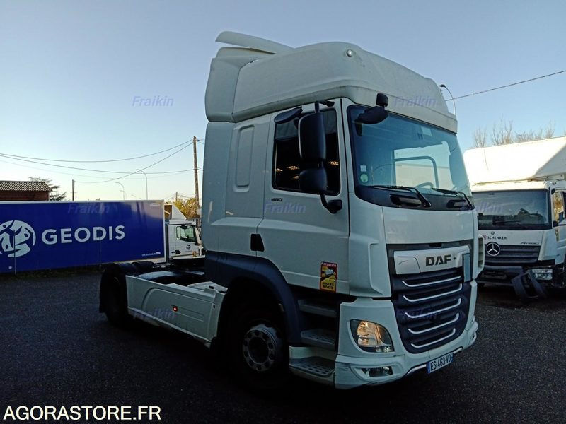 DAF CF 480 4X2 FT E6 / ES463VD / 2017 / 721045 kms - Nyergesvontató: 2 kép. DAF CF 480 4X2 FT E6 / ES463VD / 2017 / 721045 kms - Nyergesvontató: 2 kép.