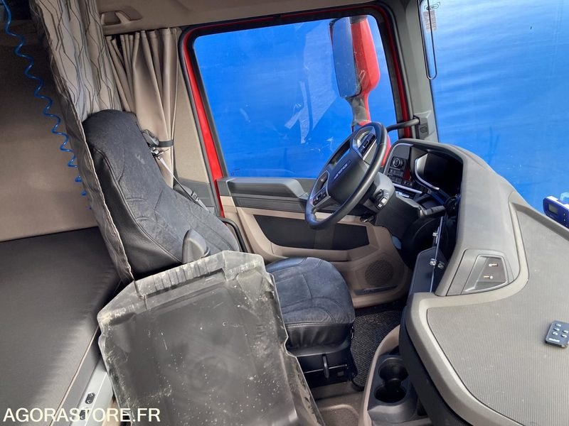DAF XG 530 FT - 2020 - 133 000 KM - Nyergesvontató: 5 kép. DAF XG 530 FT - 2020 - 133 000 KM - Nyergesvontató: 5 kép.