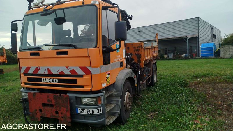 Iveco 180E24 - 2003 - 251793km - 126BCA31 - Nyergesvontató: 1 kép. Iveco 180E24 - 2003 - 251793km - 126BCA31 - Nyergesvontató: 1 kép.