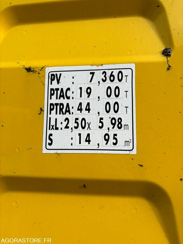 MAN TGB - 2018 - 273525 kms - Nyergesvontató: 4 kép. MAN TGB - 2018 - 273525 kms - Nyergesvontató: 4 kép.