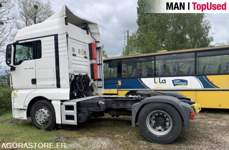MAN TGX 18.500 4X2 BLS | 0001858895 | 2018 442.966 km - Nyergesvontató: 2 kép. MAN TGX 18.500 4X2 BLS | 0001858895 | 2018 442.966 km - Nyergesvontató: 2 kép.