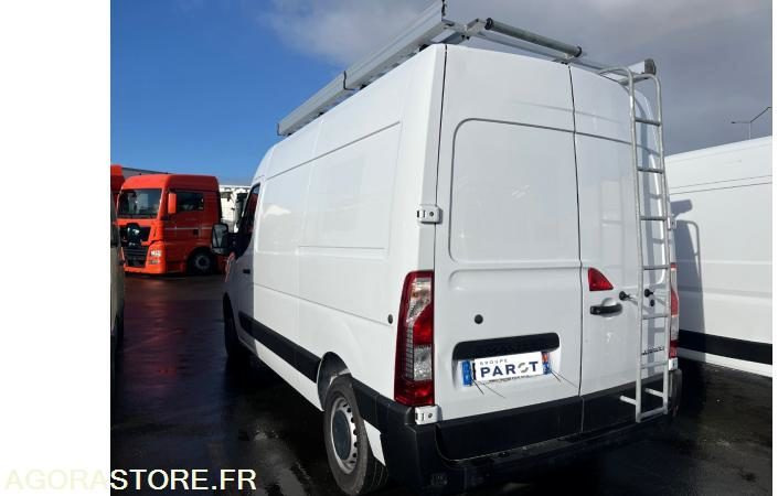 RENAULT MASTER - 2021 - 167 829KM - Nyergesvontató: 4 kép. RENAULT MASTER - 2021 - 167 829KM - Nyergesvontató: 4 kép.