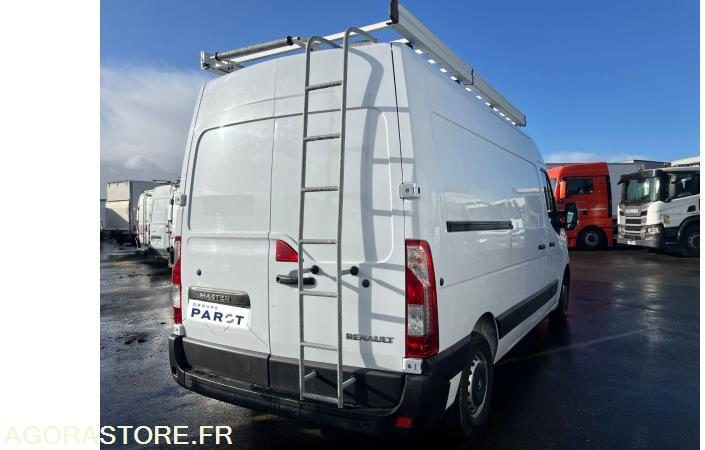 RENAULT MASTER - 2021 - 167 829KM - Nyergesvontató: 3 kép. RENAULT MASTER - 2021 - 167 829KM - Nyergesvontató: 3 kép.