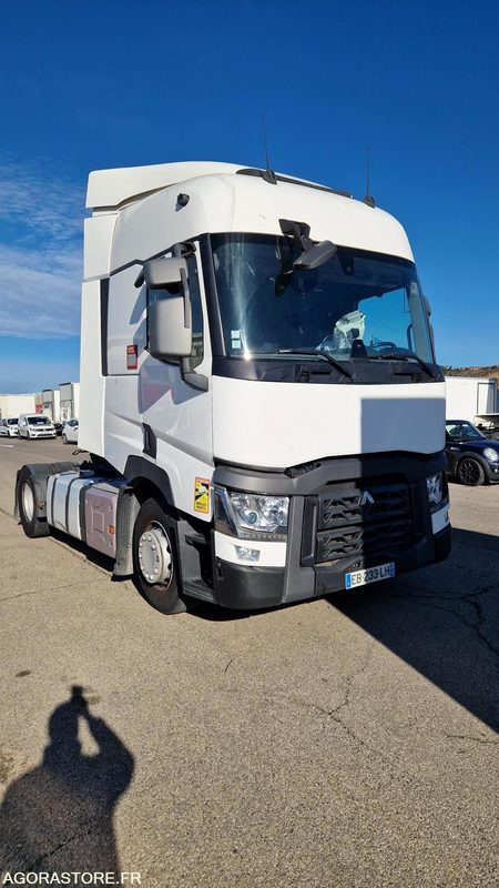 RENAULT T460 TRACTEUR ROUTIER - 2016 - 368716km - Nyergesvontató: 1 kép. RENAULT T460 TRACTEUR ROUTIER - 2016 - 368716km - Nyergesvontató: 1 kép.