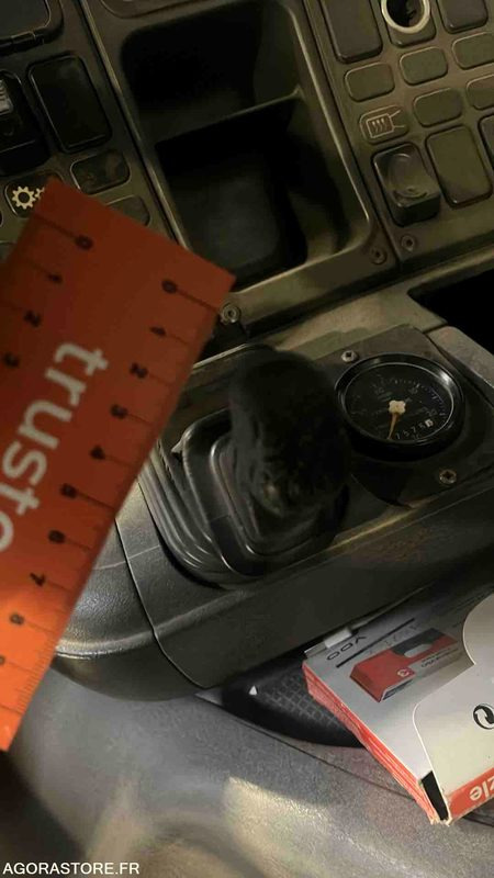 SCANIA B262X39SB - 1999 - 966041 KM - FM-031-CX - Nyergesvontató: 5 kép. SCANIA B262X39SB - 1999 - 966041 KM - FM-031-CX - Nyergesvontató: 5 kép.