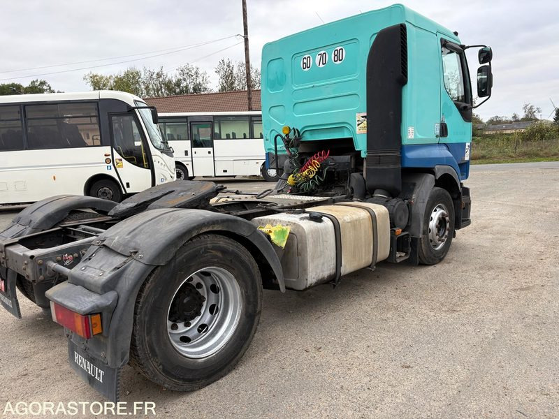 TRACTEUR RENAULT 420 DCI - Nyergesvontató: 2 kép. TRACTEUR RENAULT 420 DCI - Nyergesvontató: 2 kép.