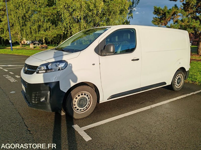 Opel vivaro - 73000km - 2021 - Kis furgon: 5 kép. Opel vivaro - 73000km - 2021 - Kis furgon: 5 kép.