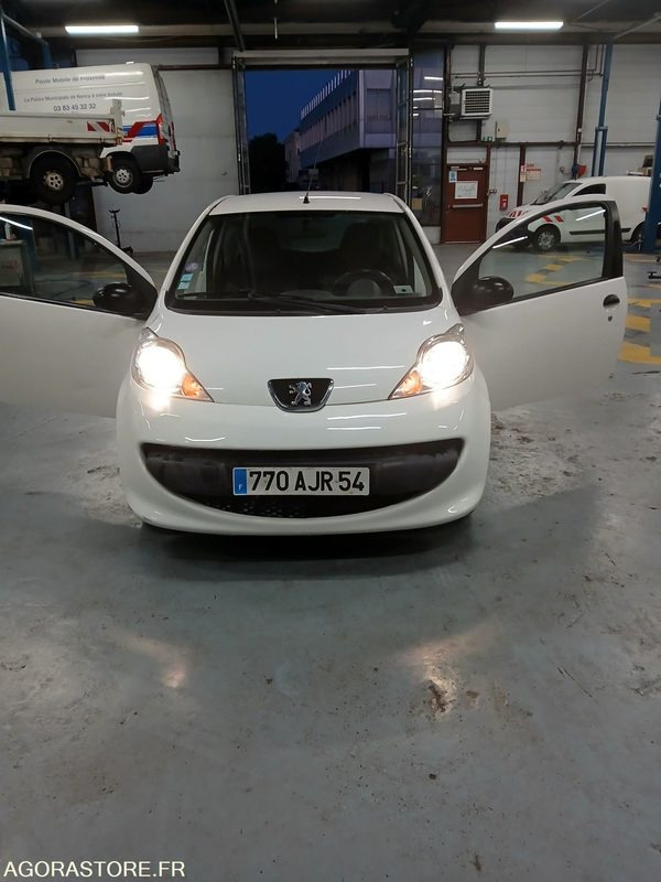 PEUGEOT 107 - 2008 - 142642 KM - Autó: 1 kép. PEUGEOT 107 - 2008 - 142642 KM - Autó: 1 kép.