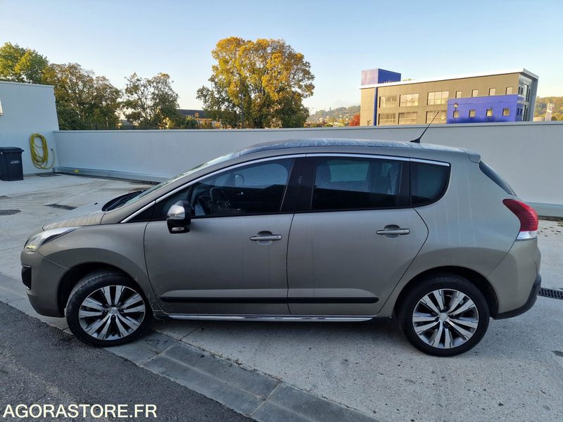 PEUGEOT 3008 - Autó: 3 kép. PEUGEOT 3008 - Autó: 3 kép.