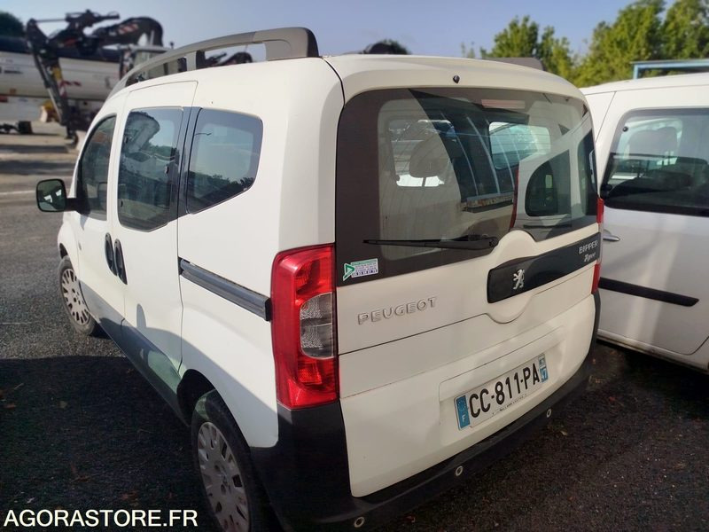 PEUGEOT BIPPER - 2012 - Kis furgon: 3 kép. PEUGEOT BIPPER - 2012 - Kis furgon: 3 kép.