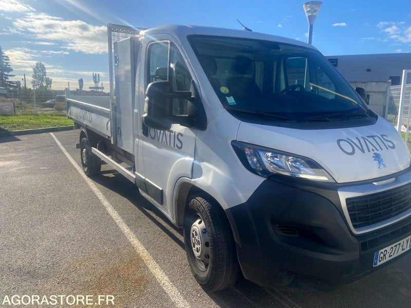 PEUGEOT BOXER BENNE - 2023 - 110500 Kms - Billenőplatós kisteherautó: 2 kép. PEUGEOT BOXER BENNE - 2023 - 110500 Kms - Billenőplatós kisteherautó: 2 kép.
