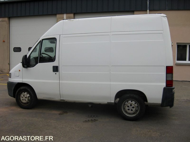 PEUGEOT BOXER - Furgon: 2 kép. PEUGEOT BOXER - Furgon: 2 kép.