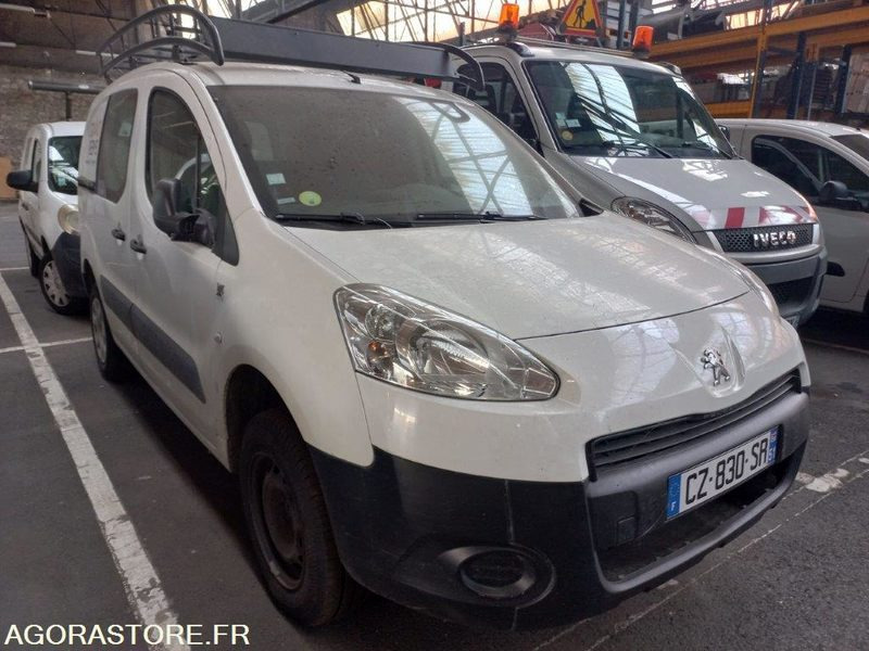 PEUGEOT PARTNER CZ-830-SR - Kis furgon: 5 kép. PEUGEOT PARTNER CZ-830-SR - Kis furgon: 5 kép.