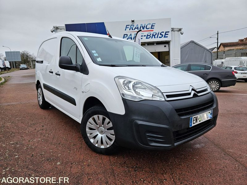 PEUGEOT PARTNER ÉLECTRIQUE 3 PLACES GPS CLIM - 2017 - 23300KMS - Kis furgon, Elektromos kisteherautó: 3 kép. PEUGEOT PARTNER ÉLECTRIQUE 3 PLACES GPS CLIM - 2017 - 23300KMS - Kis furgon, Elektromos kisteherautó: 3 kép.
