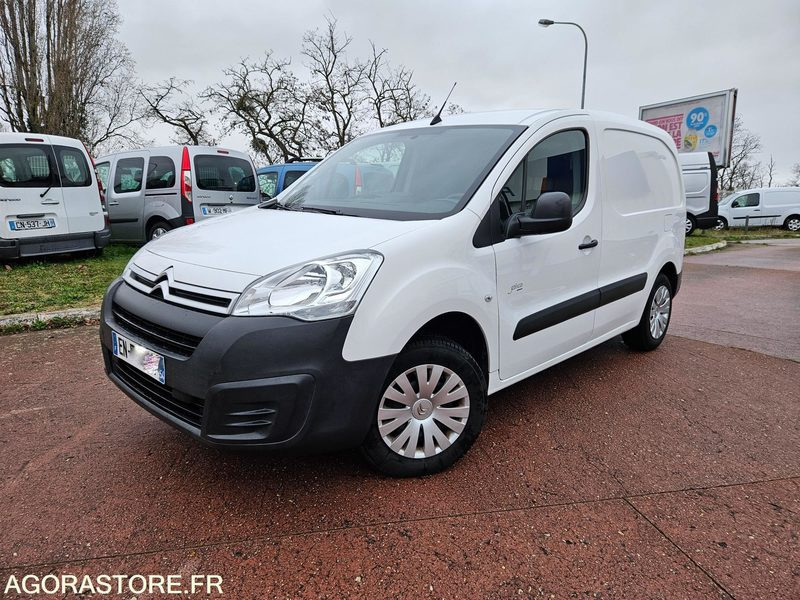 PEUGEOT PARTNER ÉLECTRIQUE 3 PLACES GPS CLIM - 2017 - 23300KMS - Kis furgon, Elektromos kisteherautó: 1 kép. PEUGEOT PARTNER ÉLECTRIQUE 3 PLACES GPS CLIM - 2017 - 23300KMS - Kis furgon, Elektromos kisteherautó: 1 kép.