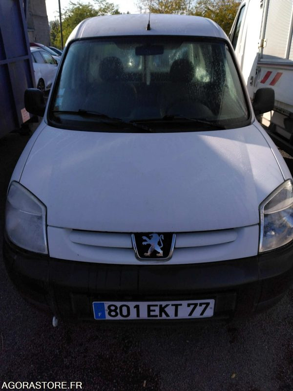 PEUGEOT PARTNER - Kis furgon: 2 kép. PEUGEOT PARTNER - Kis furgon: 2 kép.