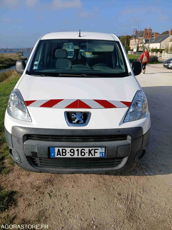 PEUGEOT PARTNER - Kis furgon: 1 kép. PEUGEOT PARTNER - Kis furgon: 1 kép.