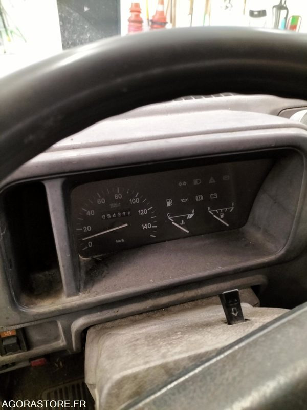 PIAGGIO PORTER - Billenőplatós kisteherautó: 3 kép. PIAGGIO PORTER - Billenőplatós kisteherautó: 3 kép.