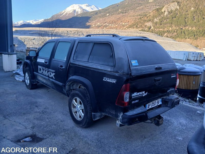 PICK-UP ISUZU D-MAX noir - Pickup: 2 kép. PICK-UP ISUZU D-MAX noir - Pickup: 2 kép.