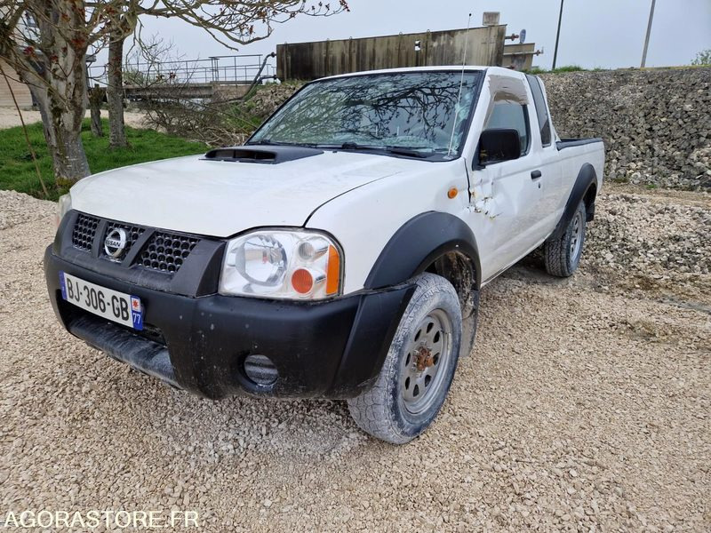 PICK UP NISSAN PNP 400 - BJ306GB - 2011 / 181 046 KM - Autó: 1 kép. PICK UP NISSAN PNP 400 - BJ306GB - 2011 / 181 046 KM - Autó: 1 kép.