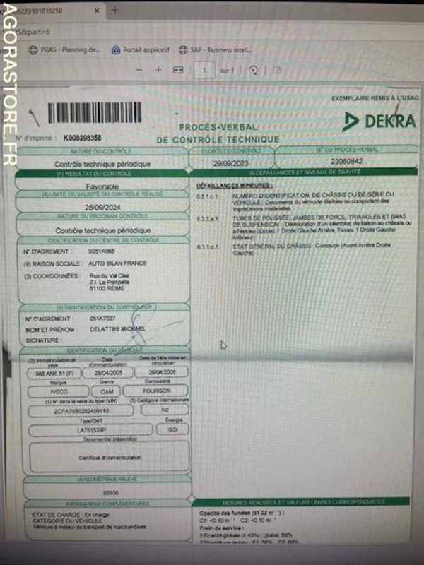 POID LOURD IVECO - Dobozos felépítményű teherautó: 4 kép. POID LOURD IVECO - Dobozos felépítményű teherautó: 4 kép.