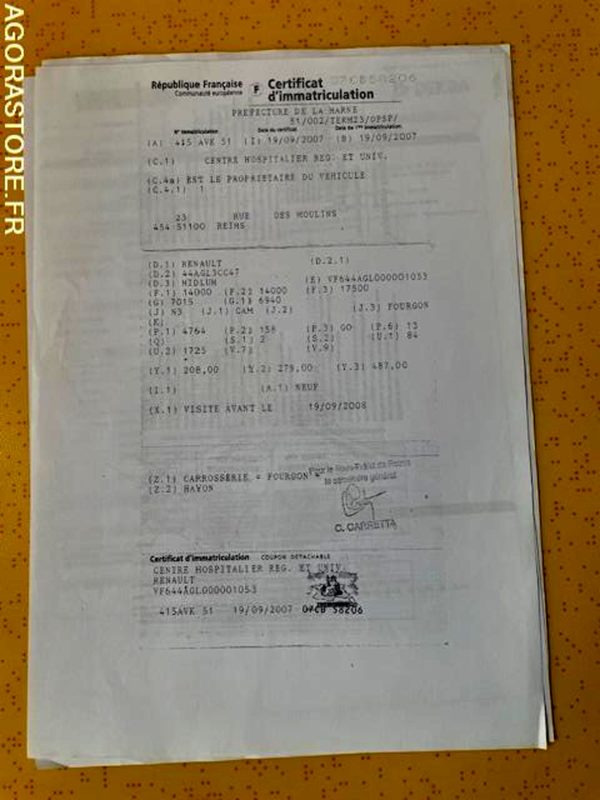 POID LOURD Renault MIDLUM - Dobozos felépítményű teherautó: 5 kép. POID LOURD Renault MIDLUM - Dobozos felépítményű teherautó: 5 kép.