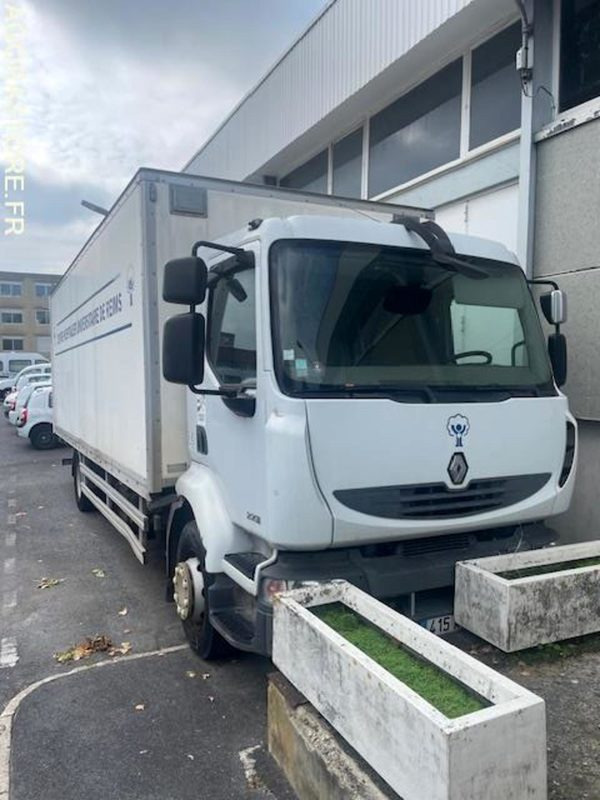 POID LOURD Renault MIDLUM - Dobozos felépítményű teherautó: 1 kép. POID LOURD Renault MIDLUM - Dobozos felépítményű teherautó: 1 kép.