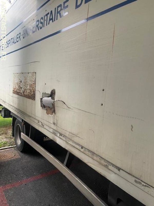 POID LOURD Renault Premium - Dobozos felépítményű teherautó: 2 kép. POID LOURD Renault Premium - Dobozos felépítményű teherautó: 2 kép.