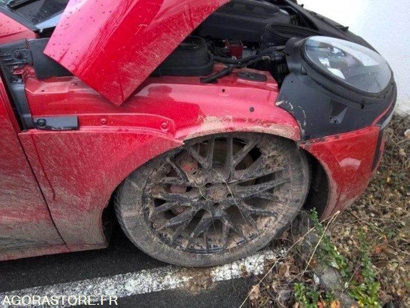 PORSCHE MACAN GTS 3.0 BI-TURBO 360 CH - 2019 - 49 732 KM - Terepjáró/ SUV: 4 kép. PORSCHE MACAN GTS 3.0 BI-TURBO 360 CH - 2019 - 49 732 KM - Terepjáró/ SUV: 4 kép.