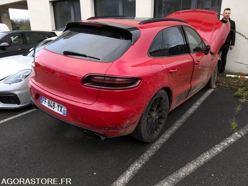 PORSCHE MACAN GTS 3.0 BI-TURBO 360 CH - 2019 - 49 732 KM - Terepjáró/ SUV: 3 kép. PORSCHE MACAN GTS 3.0 BI-TURBO 360 CH - 2019 - 49 732 KM - Terepjáró/ SUV: 3 kép.