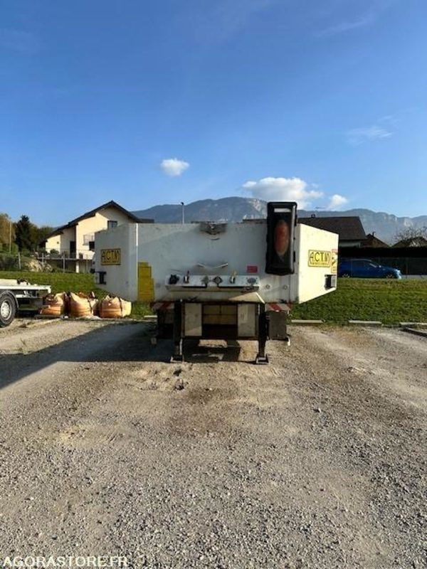 PORTE ENGINS ACTM CU23T - 2012 - Pótkocsi mélybölcsős: 2 kép. PORTE ENGINS ACTM CU23T - 2012 - Pótkocsi mélybölcsős: 2 kép.