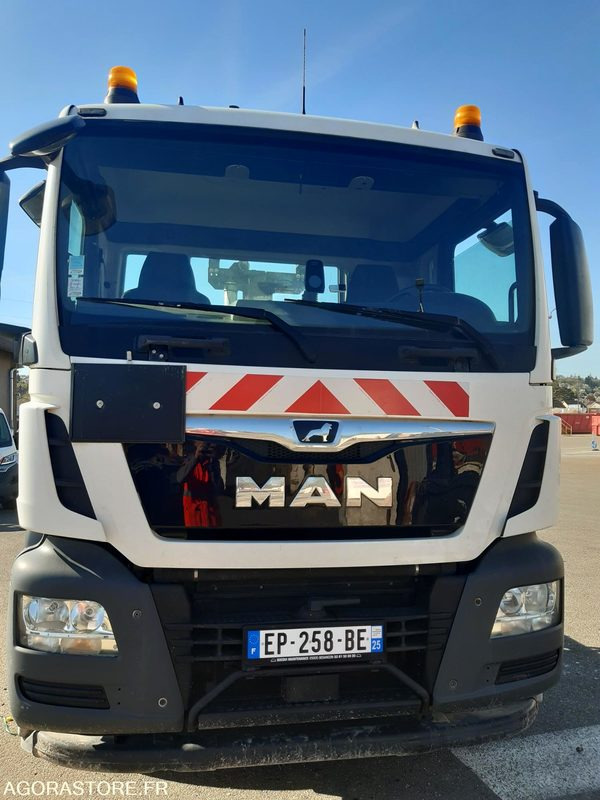 PORTEUR AMPLIROLL MAN - BRAS MARREL - 2017 - 271697 Km - (R52433) - Horgos rakodó teherautó: 1 kép. PORTEUR AMPLIROLL MAN - BRAS MARREL - 2017 - 271697 Km - (R52433) - Horgos rakodó teherautó: 1 kép.