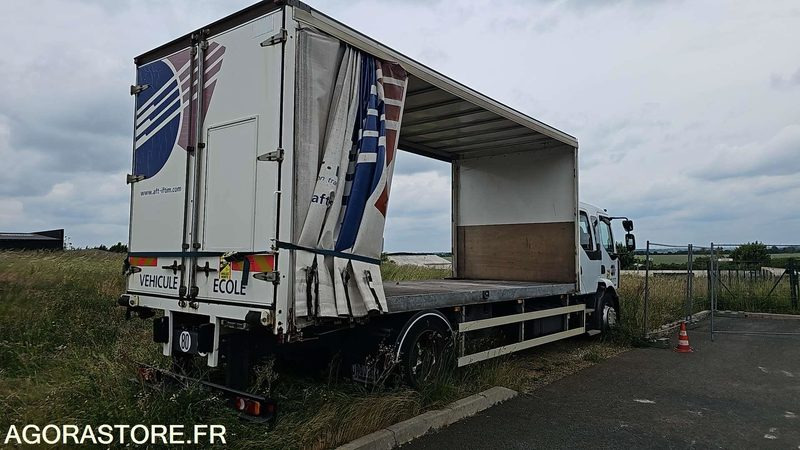 PORTEUR BACHE RENAULT MIDLUM - 2009 - 476000kms - Ponyvás teherautó: 4 kép. PORTEUR BACHE RENAULT MIDLUM - 2009 - 476000kms - Ponyvás teherautó: 4 kép.