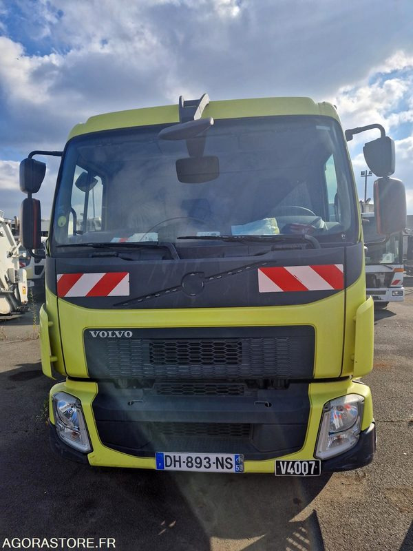 PORTEUR BOM 16T VOLVO GEESINK (C4007) 2014 (215740 KMS) - Szemetesautó: 1 kép. PORTEUR BOM 16T VOLVO GEESINK (C4007) 2014 (215740 KMS) - Szemetesautó: 1 kép.