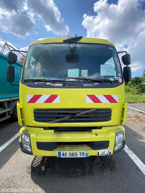 PORTEUR BOM 16T VOLVO NORBA- 244 767 KM- 2009 (4000) - Szemetesautó: 2 kép. PORTEUR BOM 16T VOLVO NORBA- 244 767 KM- 2009 (4000) - Szemetesautó: 2 kép.
