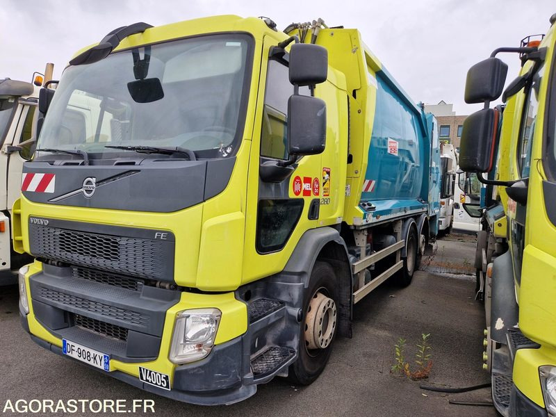 PORTEUR BOM 26T VOLVO GEESINK (C4005) 2014 (120579 KMS) - Szemetesautó: 4 kép. PORTEUR BOM 26T VOLVO GEESINK (C4005) 2014 (120579 KMS) - Szemetesautó: 4 kép.