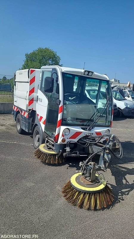 PRO 154 - CITYCAT 2020 - 47019KM - 2010 - Kerti gépek: 2 kép. PRO 154 - CITYCAT 2020 - 47019KM - 2010 - Kerti gépek: 2 kép.