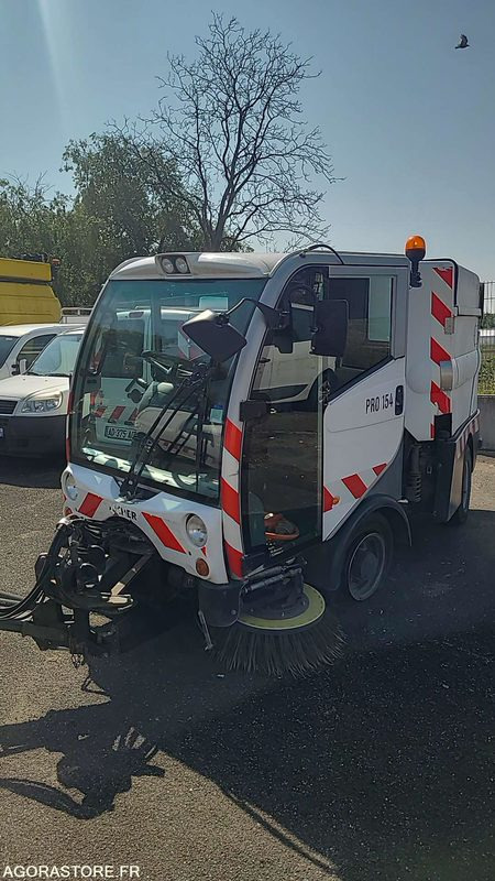 PRO 154 - CITYCAT 2020 - 47019KM - 2010 - Kerti gépek: 1 kép. PRO 154 - CITYCAT 2020 - 47019KM - 2010 - Kerti gépek: 1 kép.